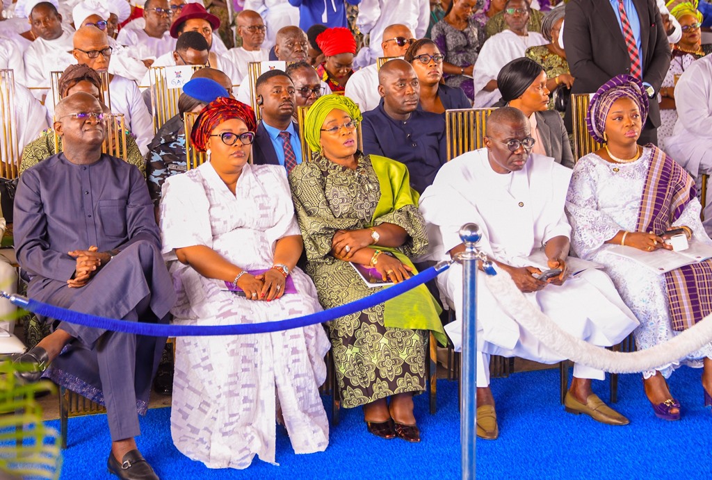 GOV. SANWO-OLU, FIRST LADY, FASHOLA, LAGOS SPEAKER, RT. HON. MERANDA, OTHER DIGNITARIES AT THE FUNERAL SERVICE OF DR. SUNNY AJOSE